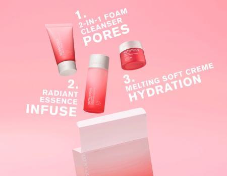 Estee Lauder Nutritious Mini Set